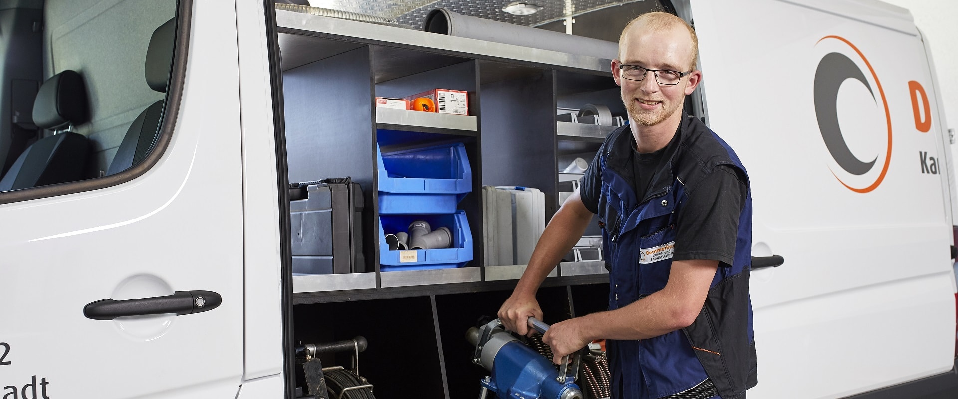 Haben wir einen Schaden im Abwasserkanal lokalisiert, führen wir bei Demmerling Kanal- und Sanitärtechnik die Kanal-Sanierung mit unterschiedlichen Verfahren durch.